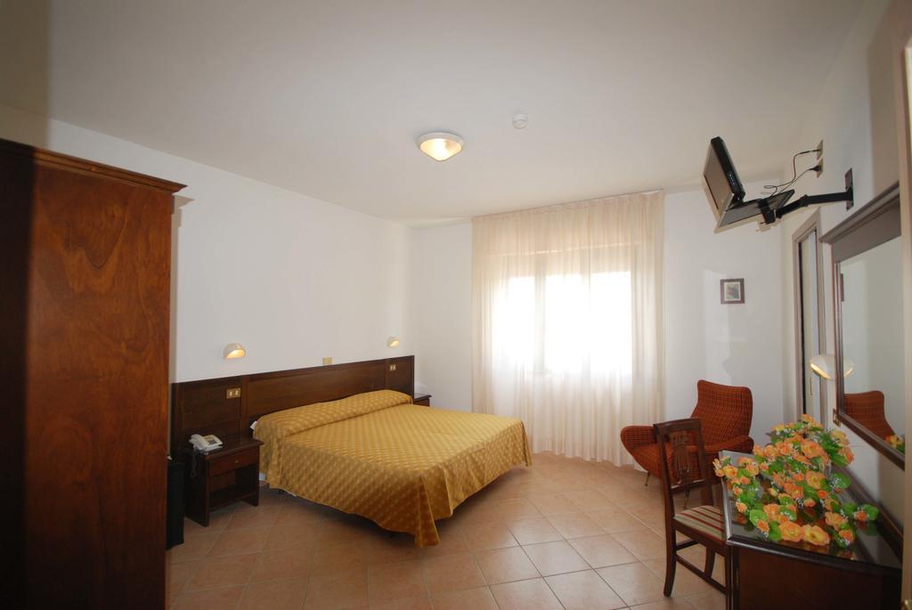 Hotel Astra Chianciano Terme Exterior photo